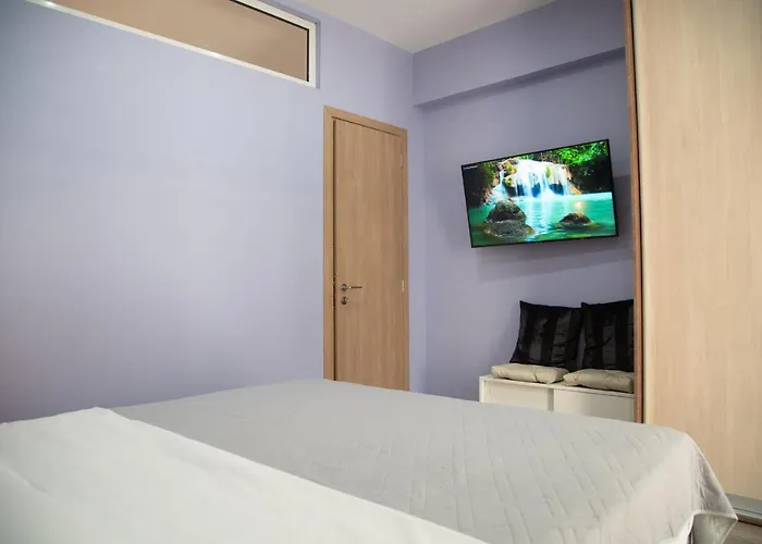 Modern Apartment Downtown Athens